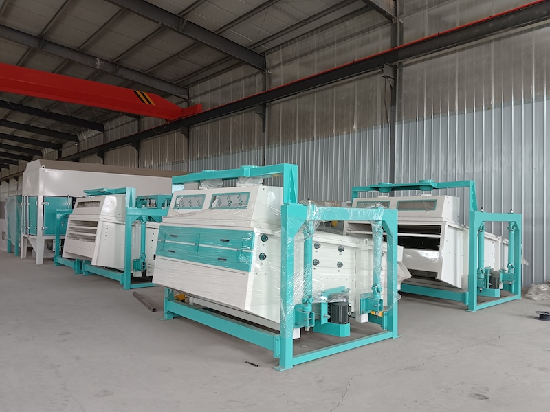 Rotary vibrating screen